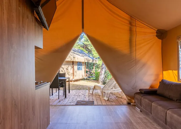 Adria Glamping Luxury Tents Poljana 豪华帐篷 *