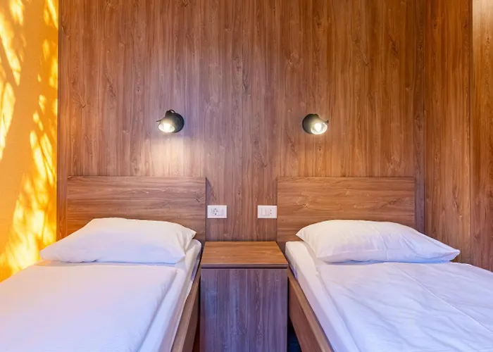 Adria Glamping Luxury Tents Poljana * 木洛希尼