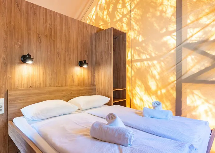 Adria Glamping Luxury Tents Poljana 豪华帐篷
