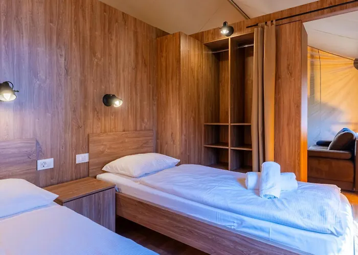Adria Glamping Luxury Tents Poljana 豪华帐篷 *