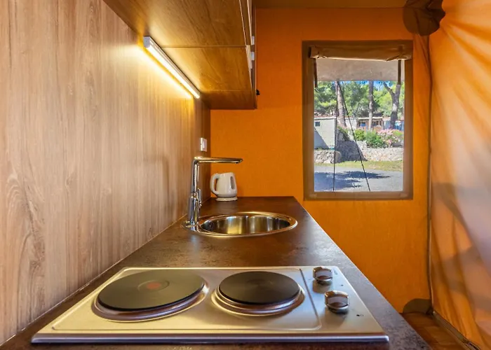 Adria Glamping Luxury Tents Poljana * Mali Lošinj